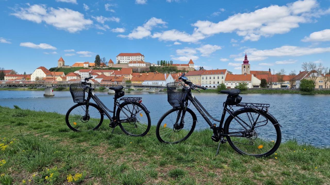 Hotel Pomaranca Ptuj Exterior photo